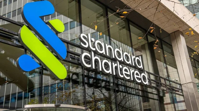 Standard Chartered to Cut Thousands of Roles as AI Use Increases